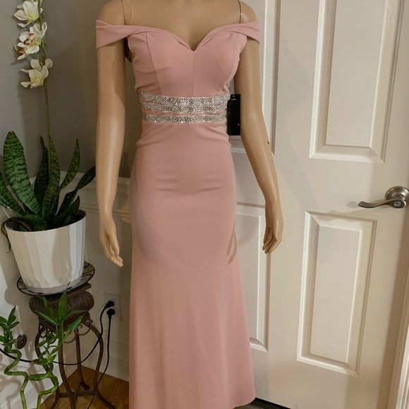 Women’s junior off shoulder dirty pink dress - Picture 7 of 12